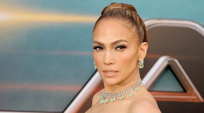 Jennifer Lopez has awkward wardrobe mishap on Poland stage