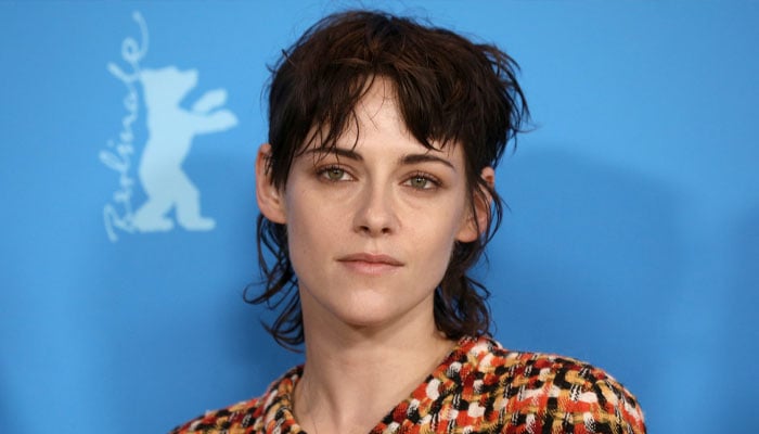 Kristen Stewart committed to her new hairstyle