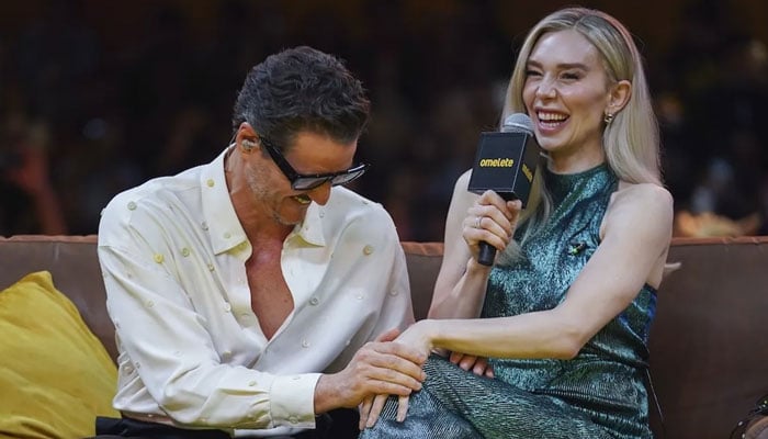 Expert weighs in on Vanessa Kirby, Pedro Pascals handsy behaviour