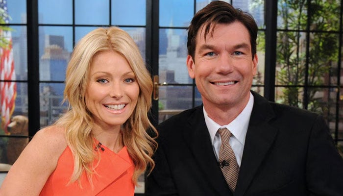 Jerry OConnell shares semi-naked photo on Live With Kelly & Mark