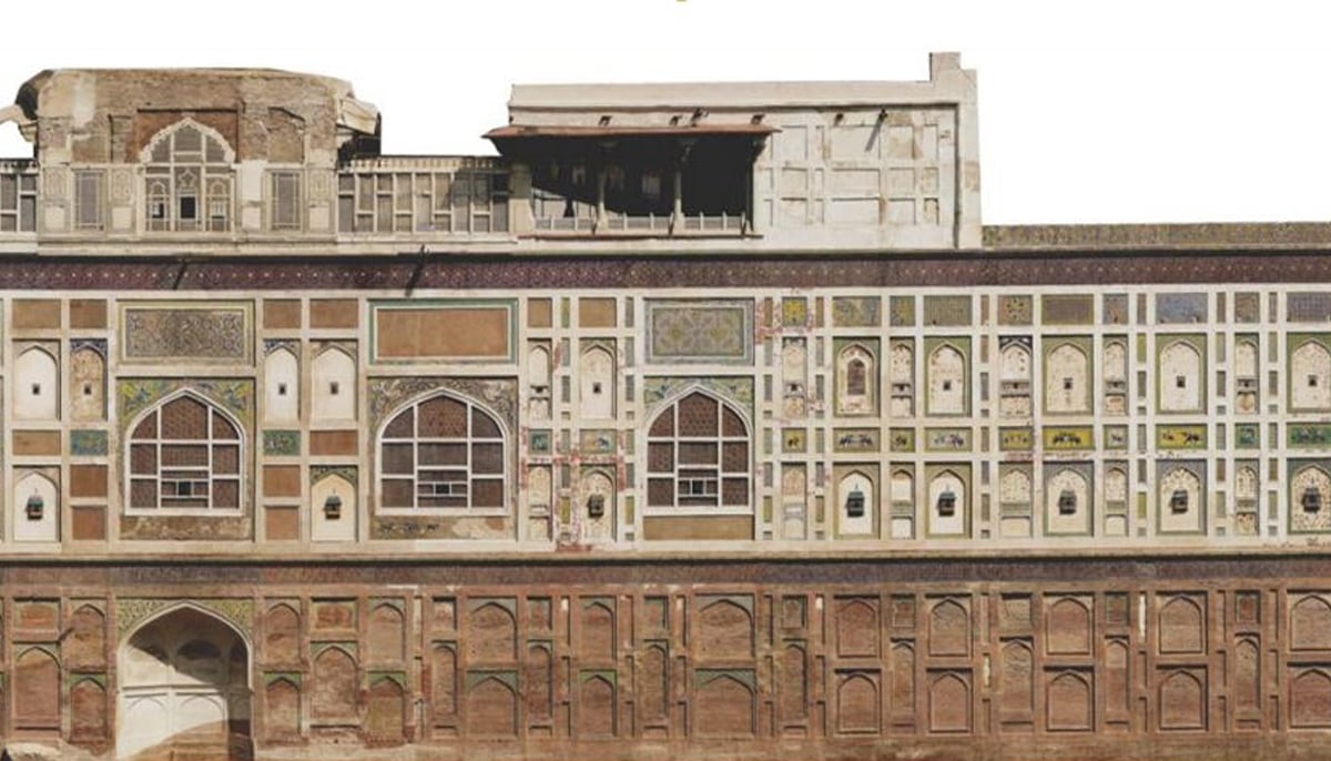 A photograph of the Lahore Fort Picture Wall. — WCLA