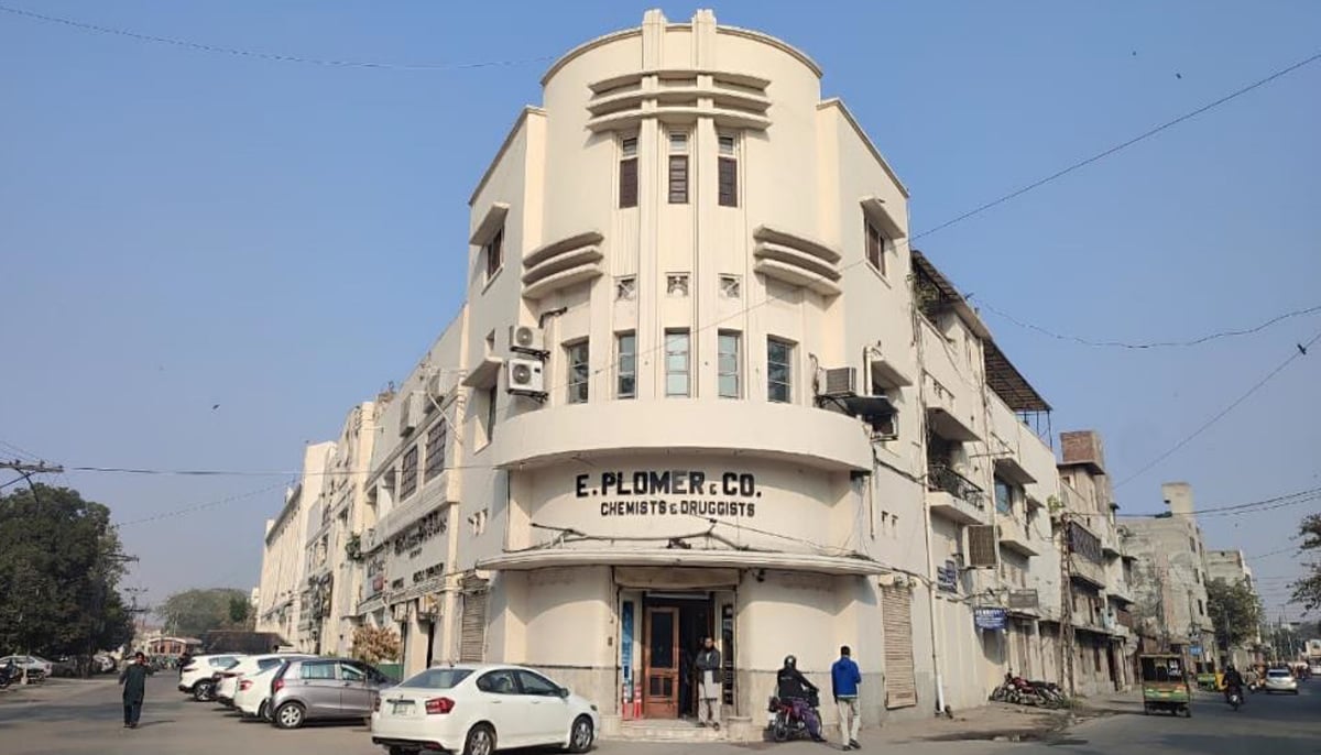Photograph of an old building at Mall Road after restoration. — WCLA