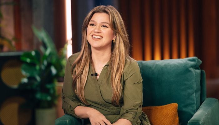 Kelly Clarkson vanishes without warning