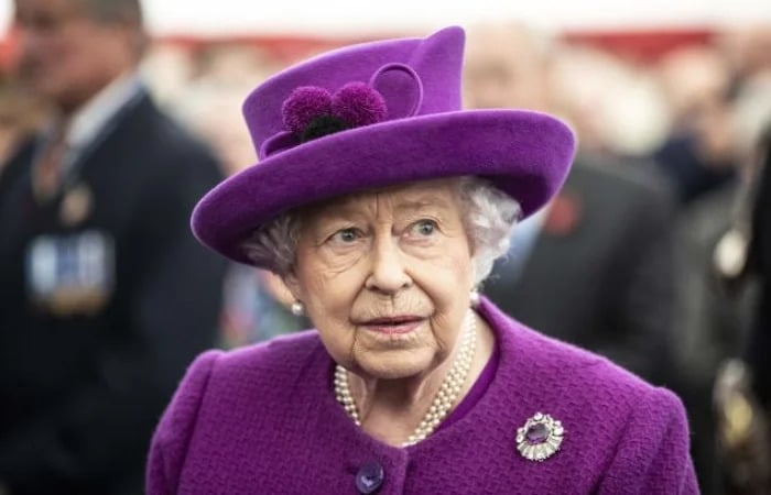 Queen Elizabeth II soft side laid bare by The Bargain Hunt star