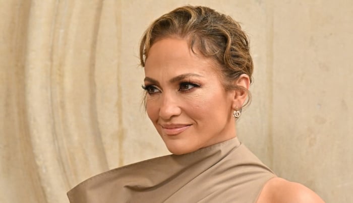 Photo: Jennifer Lopez a sight for sore eyes amid latest trip to Egypt