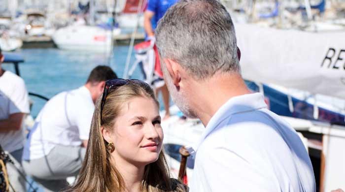 King avoids accident at sporting event