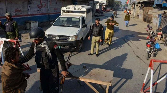 Cop martyred, three terrorists killed in foiled checkpost attack in KP's Bannu