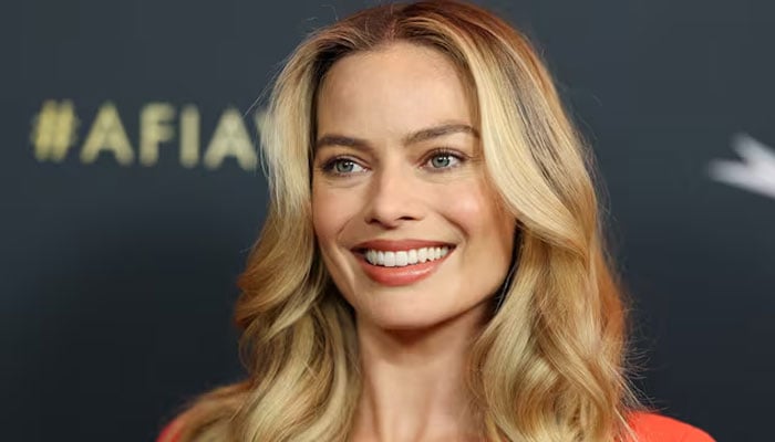 Margot Robbie being considered for lead in Attack Of The Fifty Foot Woman
