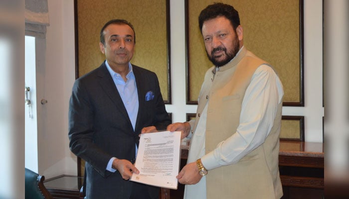 (From left) President of the Ismaili Council for Pakistan, Nizar Mewawalla, and Gilgit-Baltistan Chief Minister Haji Gulbar Khan.