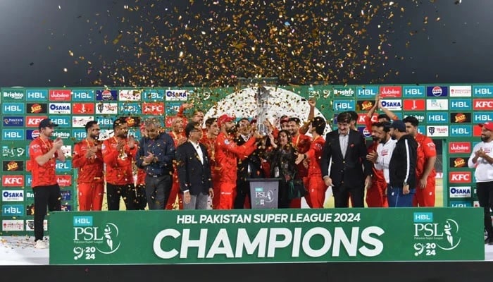 Islamabad United players celebrate winning the PSL 9 after beating Multan Sultans in the final at the National Bank Stadium in Karachi on March 18, 2024. — PCB