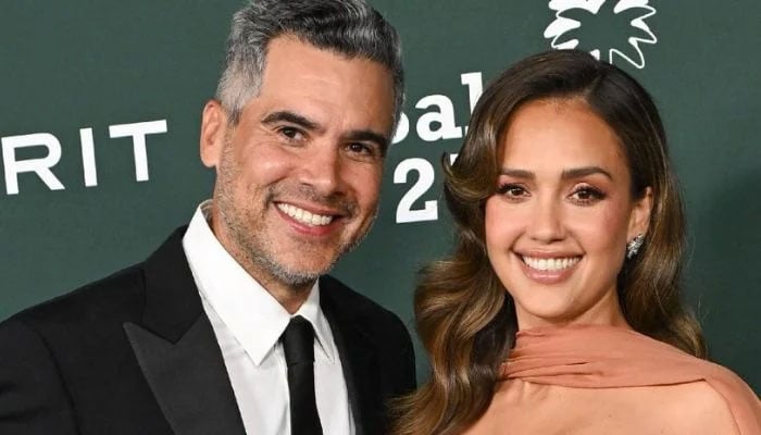 Jessica Albas ex Cash Warren seen on date night with model