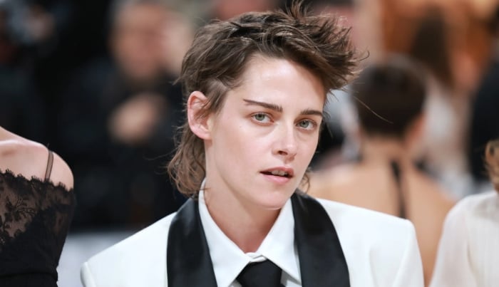 Photo: Kristen Stewart reflected on Bella Swan’s wedding dress in Twilight
