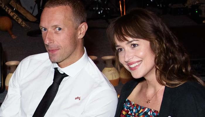 Colplay frontman Chris Martin trying hard to patch up with Dakota Johnson