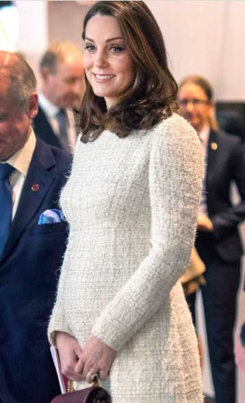 Kate Middleton stuns in pregnancy photos
