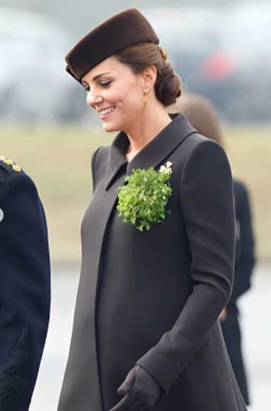 Kate Middleton stuns in pregnancy photos