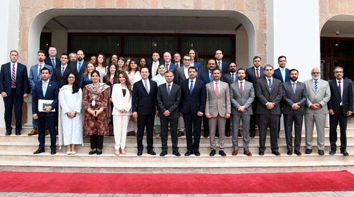 Pakistan, US reaffirm joint resolve to fight terrorism in all forms