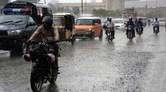Met Office forecasts moderate to heavy rainfall in Karachi next week