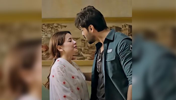 Fact-Check: AI-generated video falsely shows Hania Aamir and Fahad Mustafa kissing