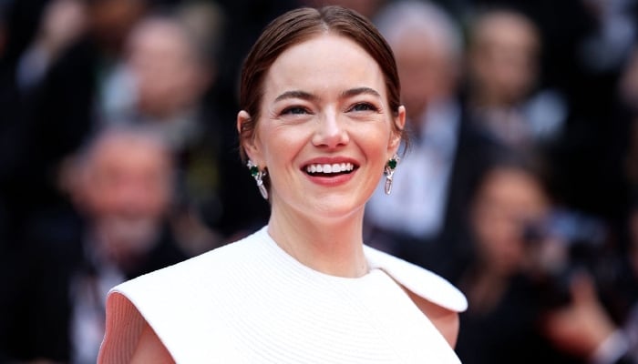 Photo: Emma Stone shares her two cents on Golden Globe Awards