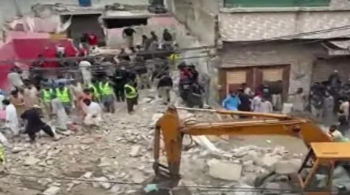 Karachi building collapse leaves several injured, five rescued from rubble