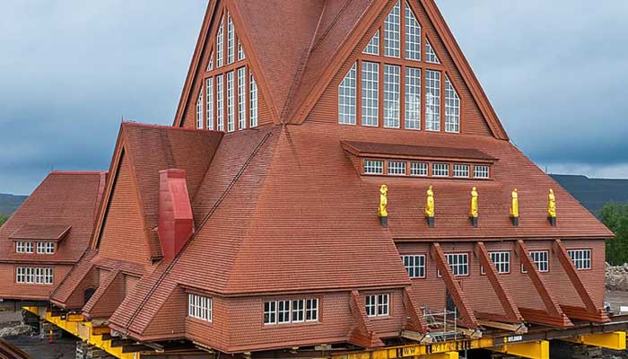 King attends relocation of 600-ton church to new site