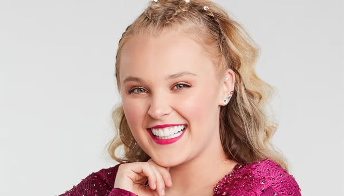 JoJo Siwa pokes fun at pregnancy rumors: Report