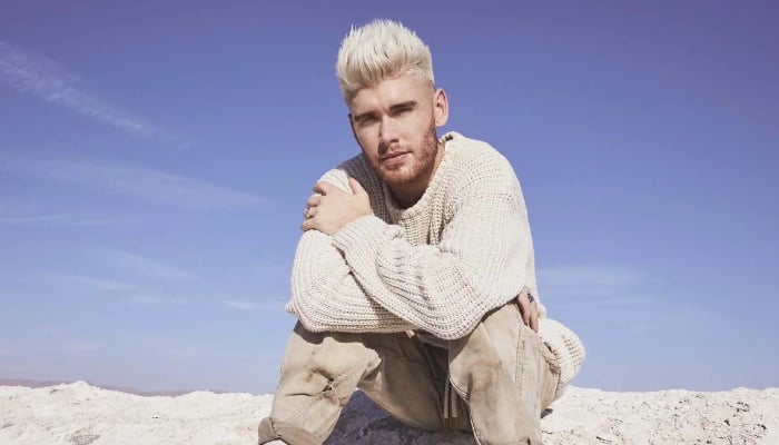 Photo: American Idol alum Colton Dixon all heart for twin daughters as they turn 5
