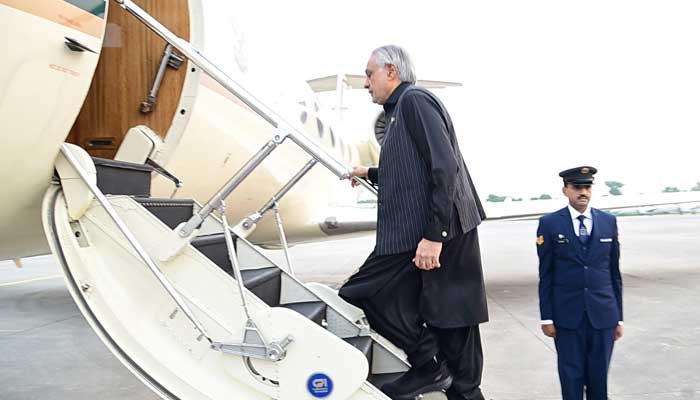FM Ishaq Dar boards a plane as he leaves for Bangladesh visit on August 23, 2025. — X@ForeignOfficePk