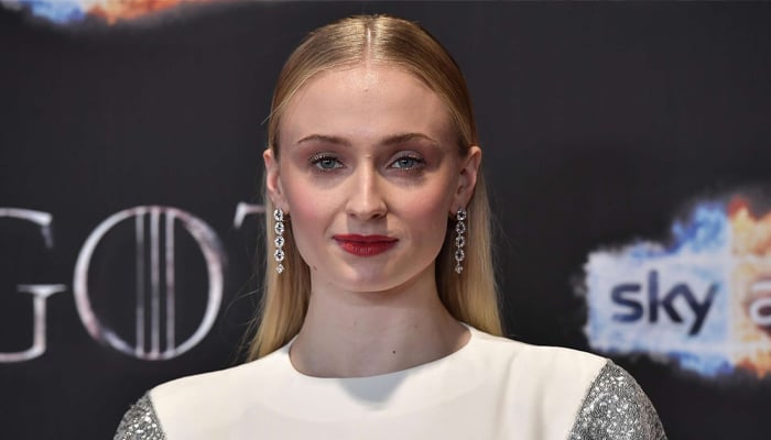 Sophie Turner discusses dating and toxic traits