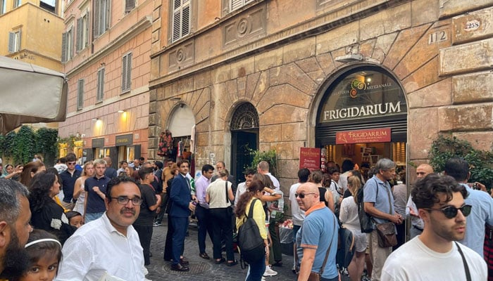 People standing at the gelateria Frigidarium in Italys Rome. — Pakistan Embassy in Rome
