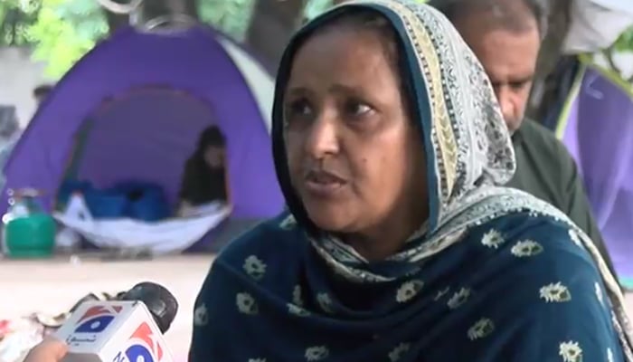 Afghan refugee Pari Noori speaks to Geo News in Islamabad. — Screengrab via Geo News