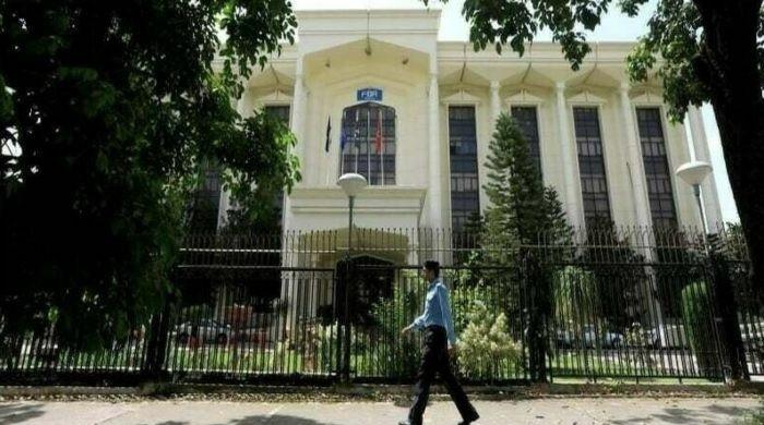 FBR considers turning to whistle-blowers to expose tax evaders