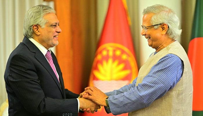 DPM Ishaq Dar meets Bangladeshs Chief Adviser Muhammad Yunus in Dhaka on August 24, 2025. — X/@ForeignOfficePk