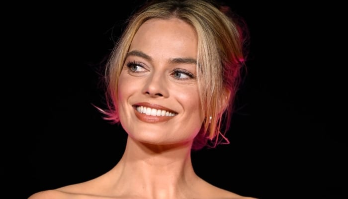 Photo: Margot Robbie promises fans her upcoming gig would be great, bananas