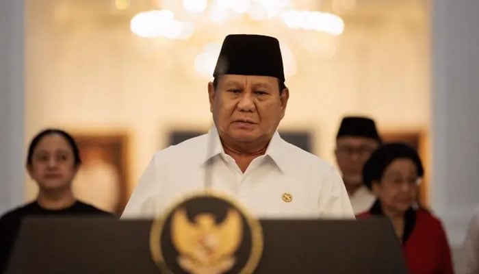 Indonesia’s President Prabowo Subianto walks to speak about a recent wave of nationwide protests during a press conference alongside political party leaders at the Presidential Palace in Jakarta on August 31, 2025. — AFP