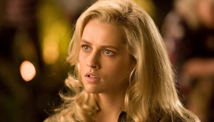 Teresa Palmer glows as she nears birth of fifth child