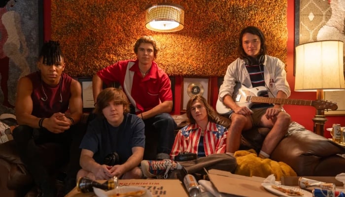 Photo: The Runarounds cast sets the air clear about Outerbanks connection