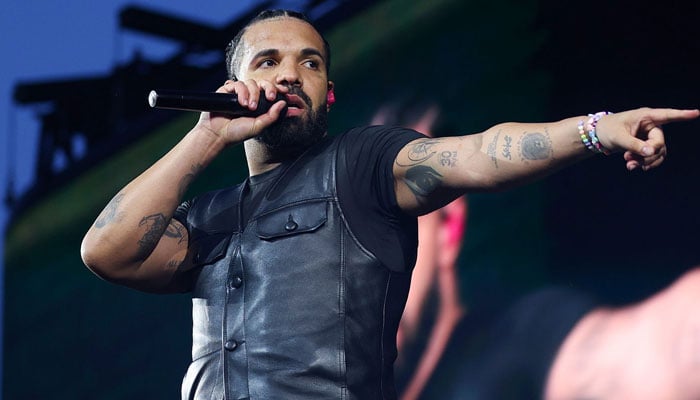 Drake claps back at fake abs claims
