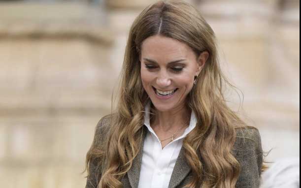Kate Middleton is officially a blonde!