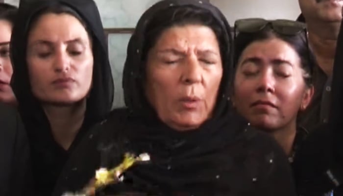 Imran Khan’s sister Aleema Khan baffled after women threw eggs at her during a media talk in Rawalpindi, on September 5, 2025. — Geo News