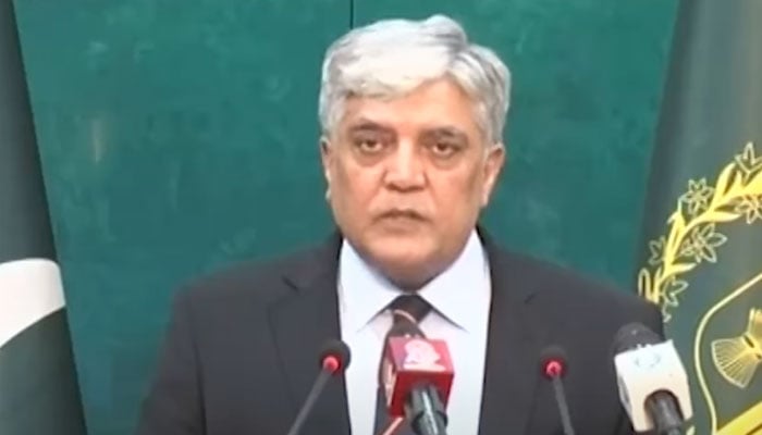 Foreign Office Spokesperson Ambassador Shafqat Ali Khan addresses weekly press briefing in Islamabad, September 5, 2025. — Screengrab via YouTube/Geo News