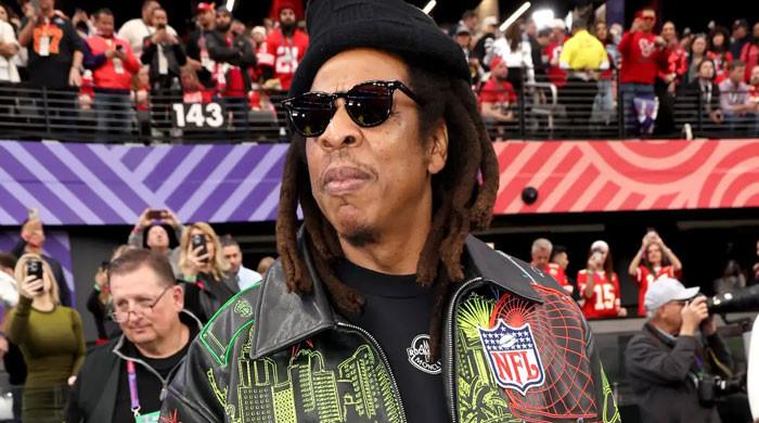 Another rapper says JAY-Z is set to 'shake' fans