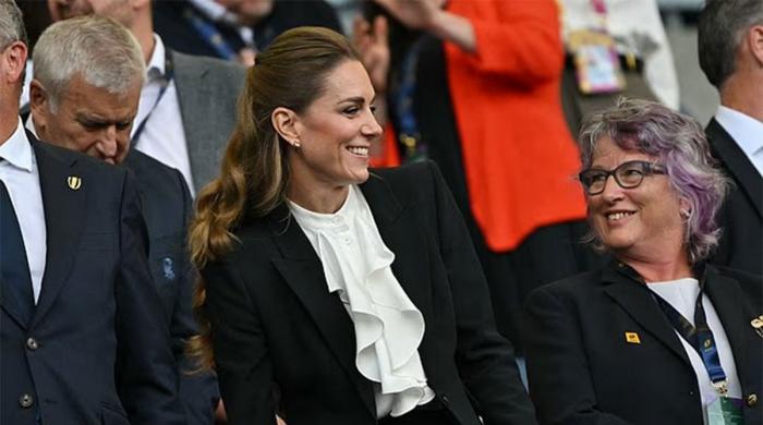 Kate Middleton stuns in latest appearance as she backs rugby team 
