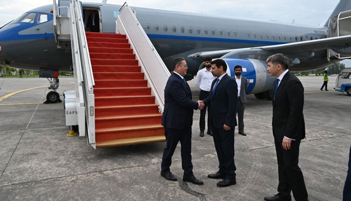Additional Secretary West Asia Syed Ali Asad Gillani, along with senior officials, welcomes Kazakhstan’s Deputy Prime Minister and Foreign Minister Murat Nurtleu at Islamabad airport on September 8, 2025. — X/@ForeignOfficePk