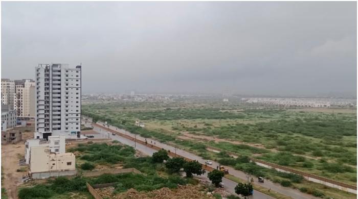Karachi witnesses daylong rain amid looming risk of new spell, urban flooding