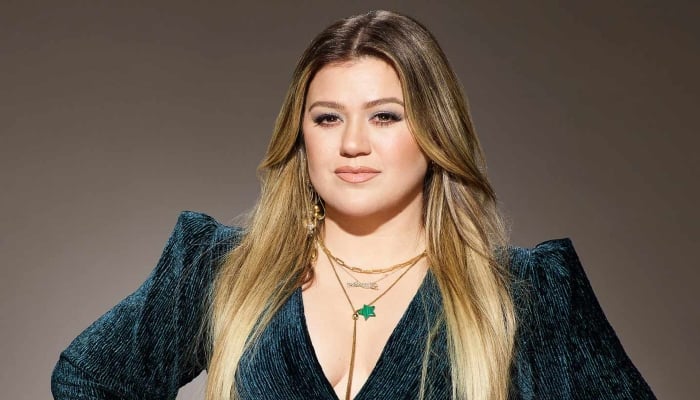 Photo: Heres how Kelly Clarkson feels towards ex assistant who dated Brandon Blackstock