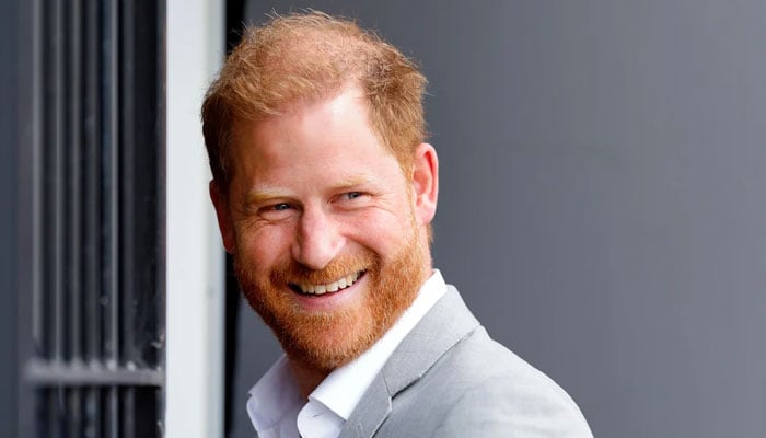 Prince Harry sends serious signals to mend ties with royal family