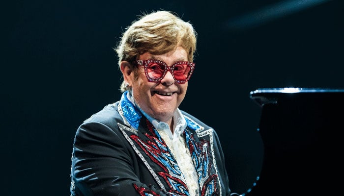 Elton John turned his removed kneecaps into gold jewellery