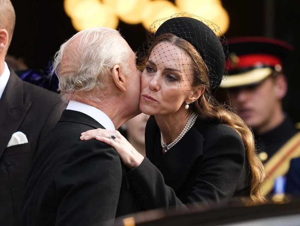 Why Did Kate Middleton skip curtsy to King Charles at Trump welcome?