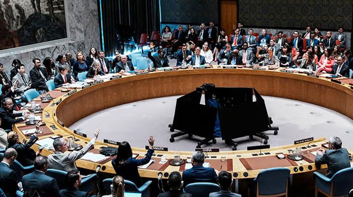 UNSC decides not to lift Iran sanctions, but still time to agree delay